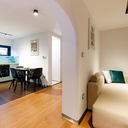 Stylish City Apartment Сплит Екстериор снимка